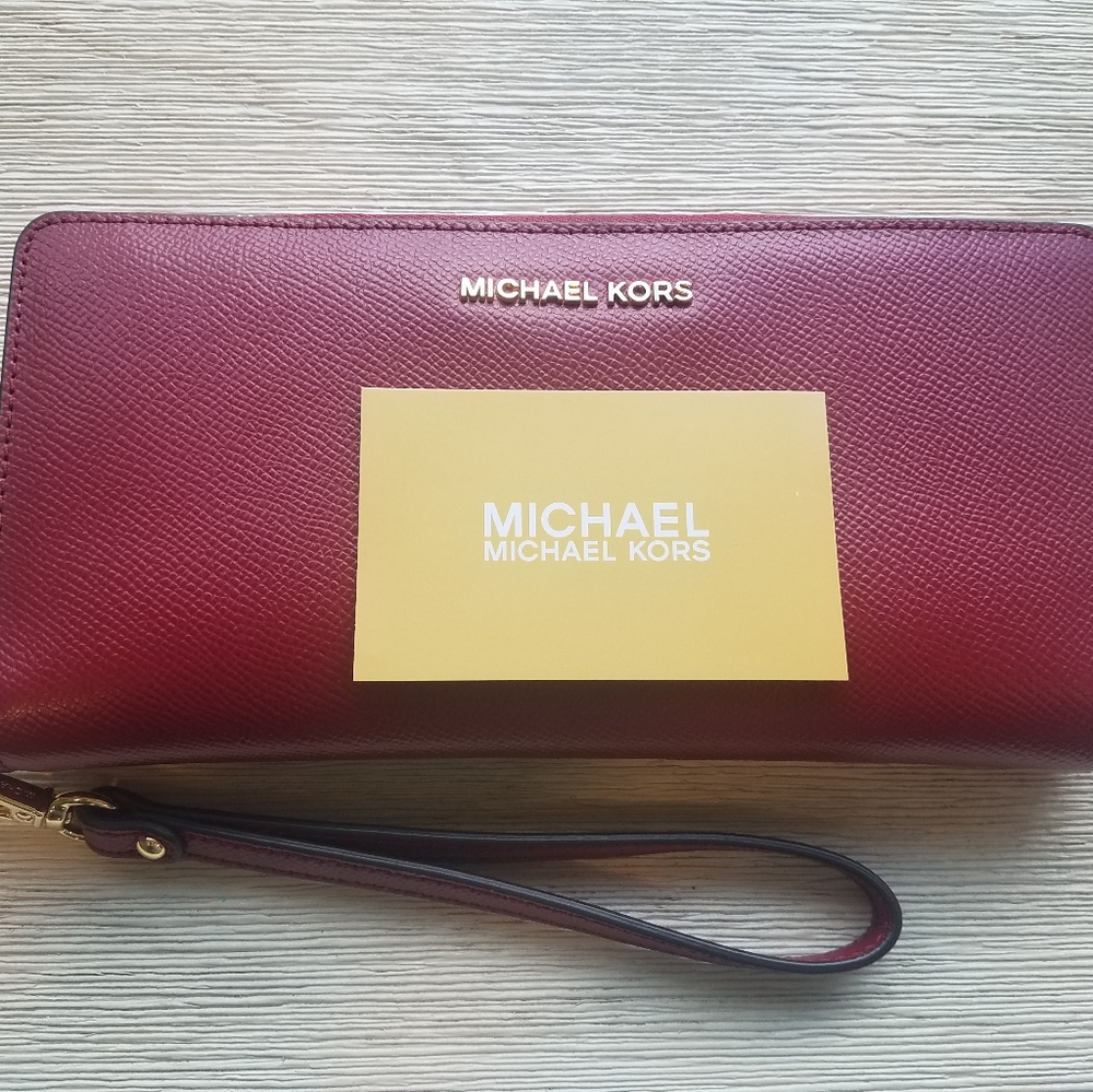 Michael Kors wallet wristlet